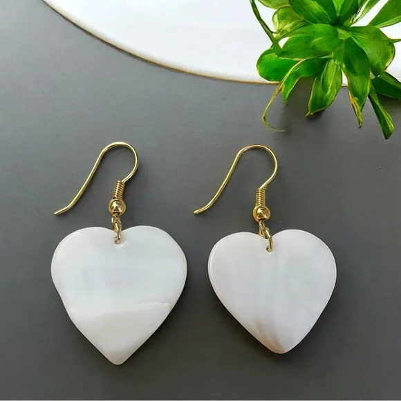 Mother of Pearl Heart Earrings Gold Tone - Picture 2 of 5